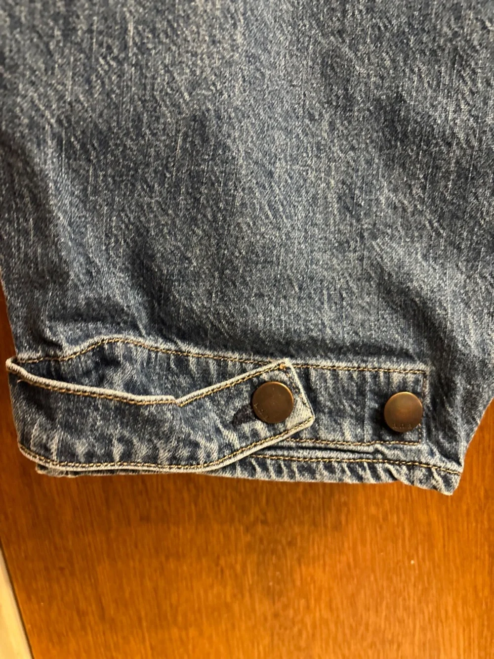 Good Condition | a.n.a Women's "Highest-Rise Balloon Jean" - Size 8 - Picture 4 of 4